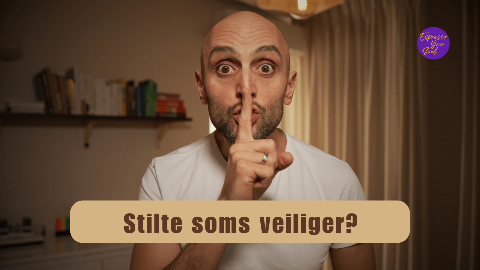 Waarom voelt stilte soms veiliger dan praten? In dit artikel ontdek je hoe zwijgen geen zwakte is, maar een manier om dichtbij jezelf te blijven en bewuster te communiceren.